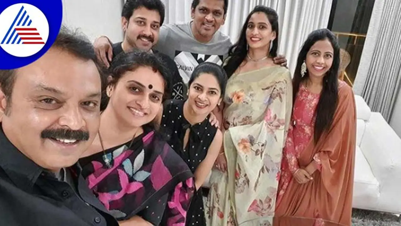 ಈಗಾಗಲೇ ಮೂರು ಮದುವೆಯಾಗಿರುವ ನಟನೊಂದಿಗೆ ಪವಿತ್ರಾ ಲೋಕೇಶ್ ಮ್ಯಾರೇಜ್? ಈಗಾಗಲೇ ಮೂರು ಮದುವೆಯಾಗಿರುವ ನಟನೊಂದಿಗೆ ಪವಿತ್ರಾ ಲೋಕೇಶ್ ಮ್ಯಾರೇಜ್?