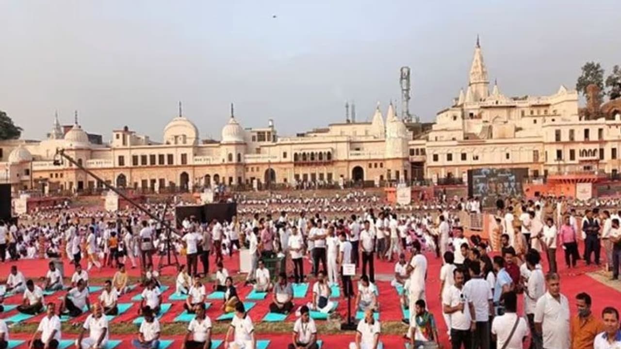 International yoga day 2022 Special: योग को लेकर अयोध्या में दिखा गजब का उत्साह