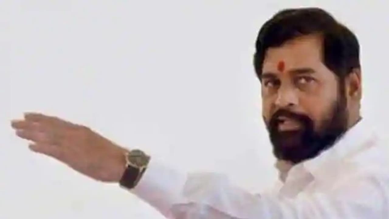 एकनाथ शिंदे के साथ गुजरात गए विधायकों की लिस्ट आई सामने, महाराष्ट्र के 2 मंत्री भी साथ...जानिए बगावत की वजह एकनाथ शिंदे के साथ गुजरात गए विधायकों की लिस्ट आई सामने, महाराष्ट्र के 2 मंत्री भी साथ...जानिए बगावत की वजह