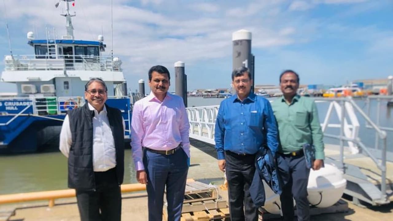 நம்ம EB மினிஸ்டரா இது...!! பேண்ட் சர்ட்டில் செம்ம ஸ்மார்ட்டா இங்கிலாந்தில் கலக்கும் செந்தில் பாலாஜி.. நம்ம EB மினிஸ்டரா இது...!! பேண்ட் சர்ட்டில் செம்ம ஸ்மார்ட்டா இங்கிலாந்தில் கலக்கும் செந்தில் பாலாஜி..