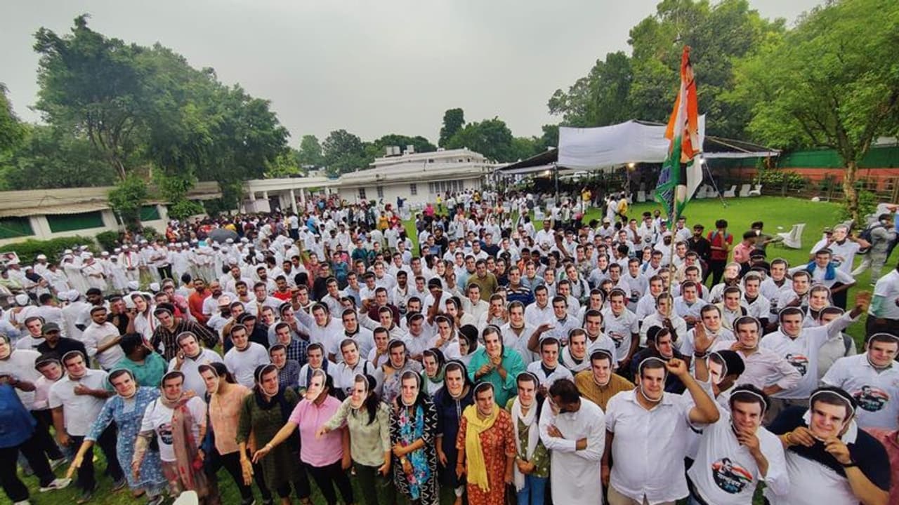 ಅಗ್ನಿಪಥ ವಿರುದ್ಧ ಇಂದು ಕಾಂಗ್ರೆಸ್ ಶಕ್ತಿ ಪ್ರದರ್ಶನ: ದಿಲ್ಲಿಯಲ್ಲಿ ಬೃಹತ್ ಪ್ರತಿಭಟನೆ ಅಗ್ನಿಪಥ ವಿರುದ್ಧ ಇಂದು ಕಾಂಗ್ರೆಸ್ ಶಕ್ತಿ ಪ್ರದರ್ಶನ: ದಿಲ್ಲಿಯಲ್ಲಿ ಬೃಹತ್ ಪ್ರತಿಭಟನೆ