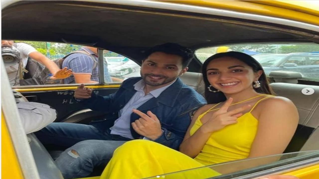 যুগ যুগ জিওর প্রচারে শহরে আসলেন বরুণ কিয়ারা, দিলেন সম্পর্ক ভালো রাখার টিপস যুগ যুগ জিওর প্রচারে শহরে আসলেন বরুণ কিয়ারা, দিলেন সম্পর্ক ভালো রাখার টিপস