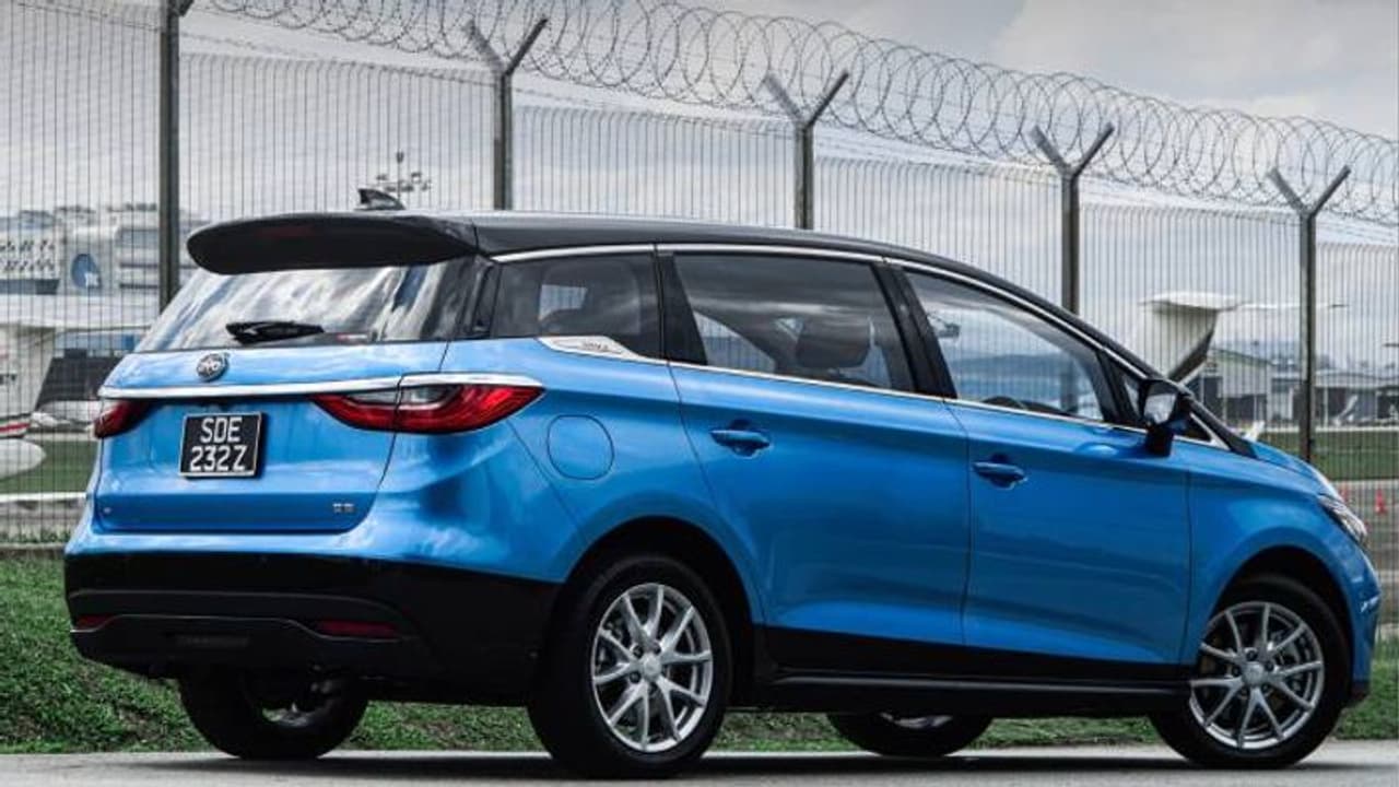 520கி.மீ. ரேன்ஜ்... இந்திய சாதனை புத்தகத்தில் இடம்பிடித்து அசத்திய எலெக்ட்ரிக் கார்... ஏன் தெரியுமா? 520கி.மீ. ரேன்ஜ்... இந்திய சாதனை புத்தகத்தில் இடம்பிடித்து அசத்திய எலெக்ட்ரிக் கார்... ஏன் தெரியுமா?