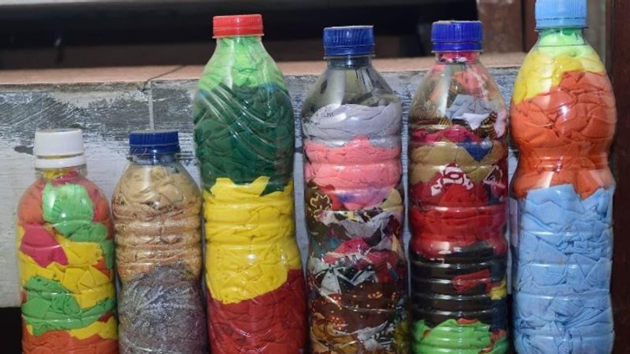 Plastic Waste : 'ഇക്കോബ്രിക്സ് എന്ന വിഡ്ഢിത്തം'; ഇതെന്താണെന്ന് മനസിലായോ? 