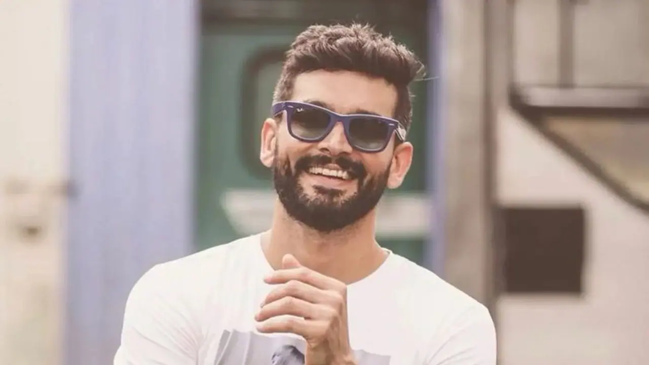 ഗോവയിൽ അവധിയാഘോഷിക്കുന്നതിനിടെ കന്നഡ യുവതാരത്തിന് ഗുരുതര പരിക്ക്; ബെംഗളൂരുവിലേക്ക് എയർലിഫ്റ്റ് ചെയ്തു ഗോവയിൽ അവധിയാഘോഷിക്കുന്നതിനിടെ കന്നഡ യുവതാരത്തിന് ഗുരുതര പരിക്ക്; ബെംഗളൂരുവിലേക്ക് എയർലിഫ്റ്റ് ചെയ്തു