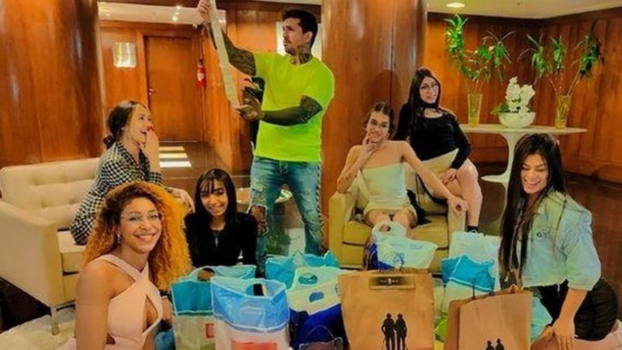 6 ಹೆಂಡತಿಯರೊಂದಿಗೆ ಶಾಪಿಂಗ್‌ ಹೋದ ಪತಿ: ಖರ್ಚು ಮಾಡಿದ್ದು ಎಷ್ಟು ಗೊತ್ತಾ? 