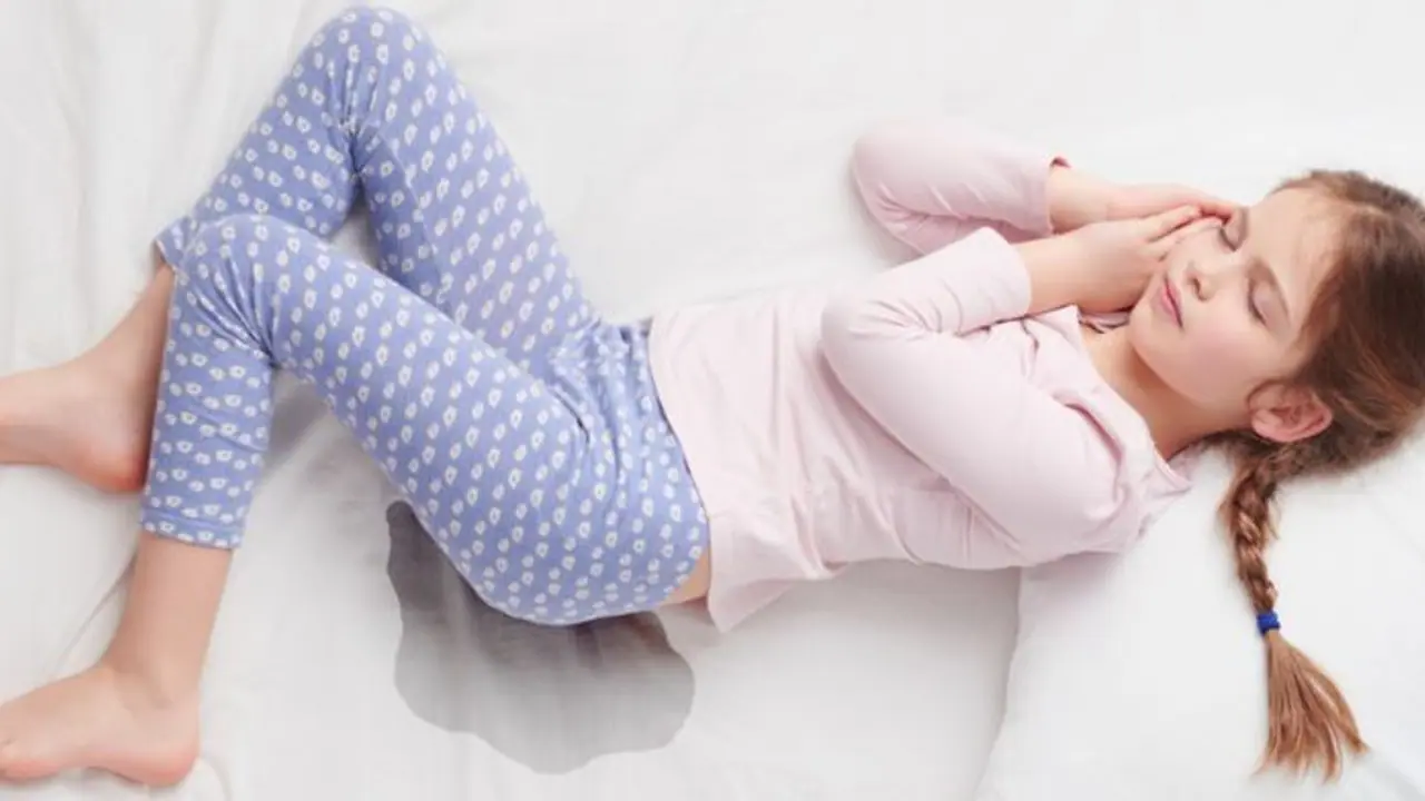 ಮಗು ಹಾಸಿಗೆ ಒದ್ದೆ ಮಾಡಿಕೊಳ್ಳುತ್ತಾ? ಚಿಂತಿಸಬೇಡಿ ಇಲ್ಲಿವೆ ಪರಿಹಾರ ಮಗು ಹಾಸಿಗೆ ಒದ್ದೆ ಮಾಡಿಕೊಳ್ಳುತ್ತಾ? ಚಿಂತಿಸಬೇಡಿ ಇಲ್ಲಿವೆ ಪರಿಹಾರ