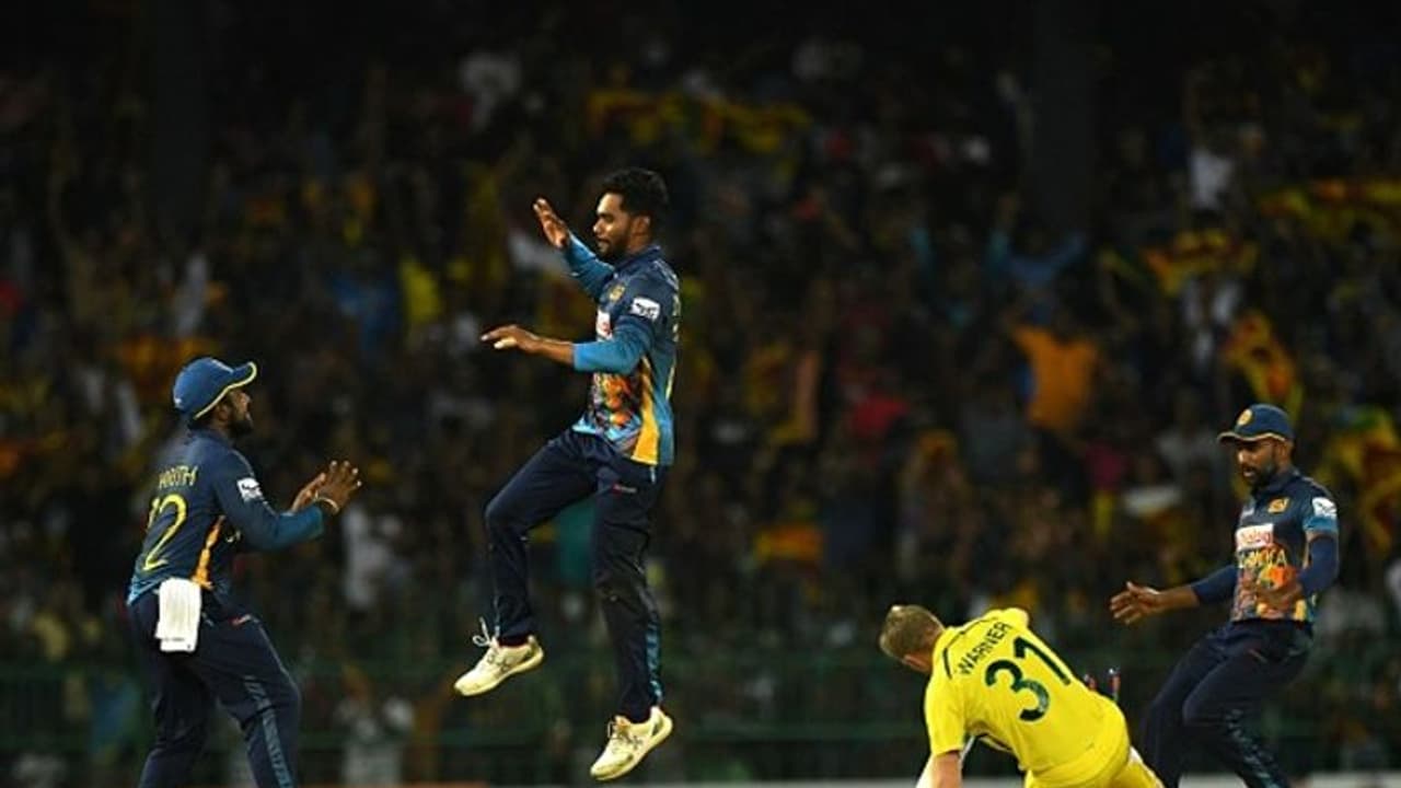 അവസാന പന്തില് ആവേശജയം, ഓസ്ട്രേലിയയെ വീഴ്ത്തി ശ്രീലങ്കക്ക് ഏകദിന പരമ്പര അവസാന പന്തില് ആവേശജയം, ഓസ്ട്രേലിയയെ വീഴ്ത്തി ശ്രീലങ്കക്ക് ഏകദിന പരമ്പര