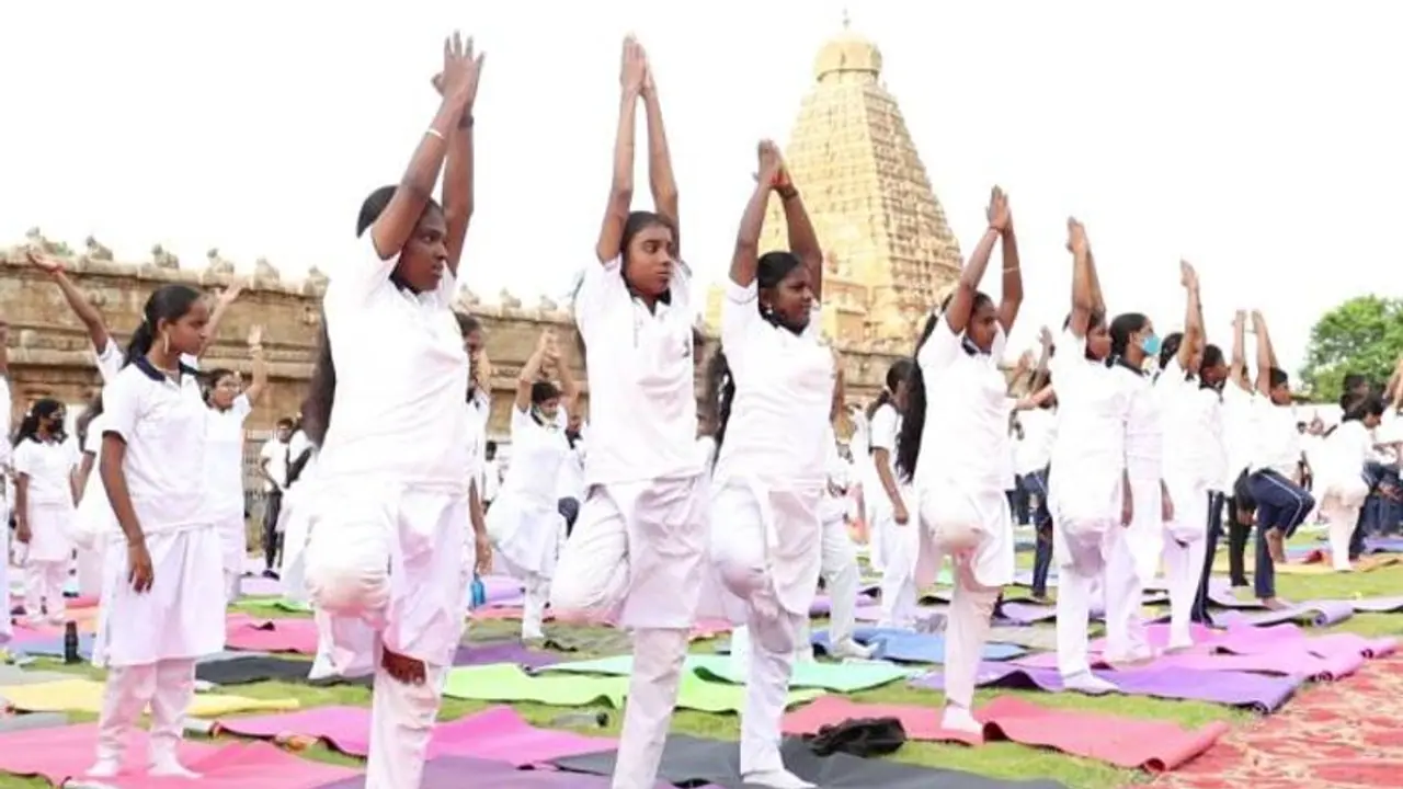 நாட்டின் 75 கலாச்சார மையங்களில் நிகழ்ச்சிகள்.. களைகட்டிய சர்வதேச யோகா தின கொண்டாட்டம்..! 