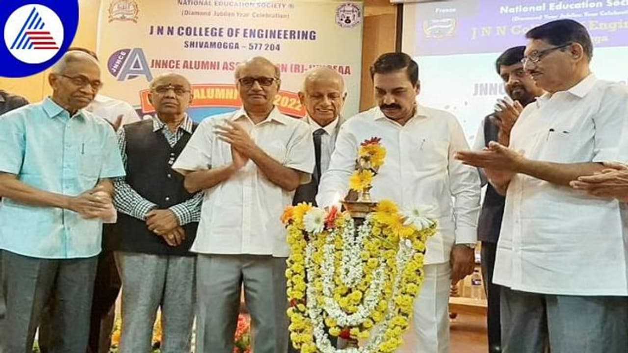 ಗೆಳೆತನ ಅನುಭೂತಿ ವರ್ಣಿಸಲು ಸಾಧ್ಯವಿಲ್ಲ: ಆಂಧ್ರದ ಸಚಿವ ಗೋವರ್ಧನ ರೆಡ್ಡಿ ಗೆಳೆತನ ಅನುಭೂತಿ ವರ್ಣಿಸಲು ಸಾಧ್ಯವಿಲ್ಲ: ಆಂಧ್ರದ ಸಚಿವ ಗೋವರ್ಧನ ರೆಡ್ಡಿ