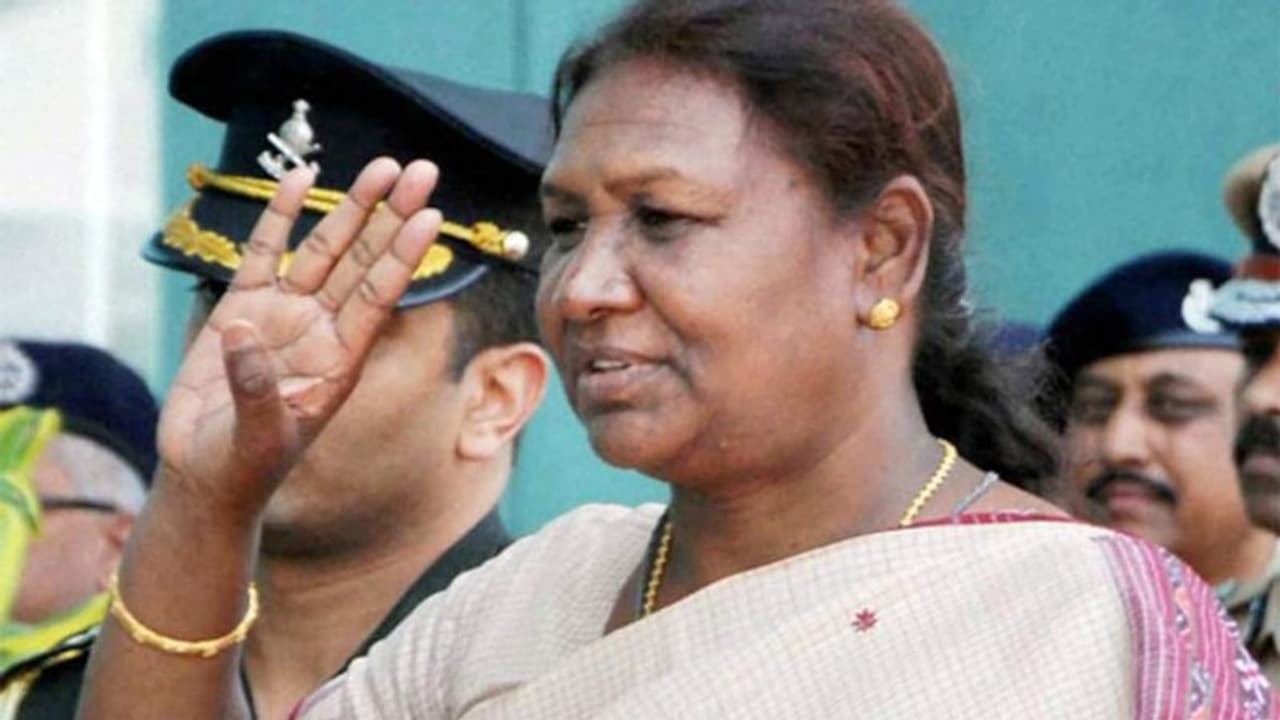 சீனாவில் இருந்து வந்த மெசேஜ்.. அதிர்ச்சியான ஜனாதிபதி திரௌபதி முர்மு என்ன தெரியுமா? சீனாவில் இருந்து வந்த மெசேஜ்.. அதிர்ச்சியான ஜனாதிபதி திரௌபதி முர்மு என்ன தெரியுமா?