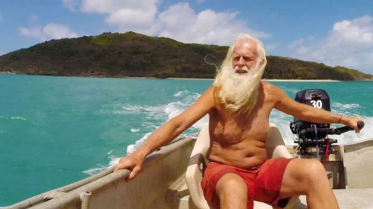 ഒറ്റയ്ക്കൊരു ദ്വീപിൽ വൃദ്ധൻ, കുടിക്കാൻ മഴവെള്ളം, കഴിക്കാൻ തേങ്ങയും പഴങ്ങളും സമുദ്രജീവികളും... ഒറ്റയ്ക്കൊരു ദ്വീപിൽ വൃദ്ധൻ, കുടിക്കാൻ മഴവെള്ളം, കഴിക്കാൻ തേങ്ങയും പഴങ്ങളും സമുദ്രജീവികളും...