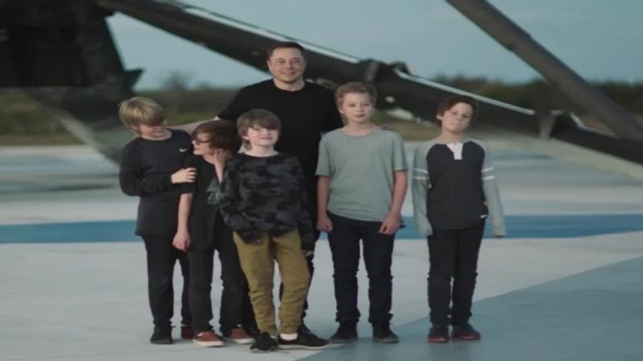 Elon musk की ट्रांसजेंडर बेटी पहुंची कोर्टः नया नाम और नए पहचान की रखी मांग, कहा पिता से नहीं रखना कोई रिश्ता Elon musk की ट्रांसजेंडर बेटी पहुंची कोर्टः नया नाम और नए पहचान की रखी मांग, कहा पिता से नहीं रखना कोई रिश्ता