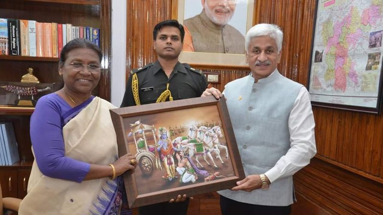 Presidential polls 2022: ఎన్డీయే రాష్ట్రపతి అభ్యర్థికి వైకాపా మద్దతు.. ముర్ముకు విజయసాయి రెడ్డి విషెస్ Presidential polls 2022: ఎన్డీయే రాష్ట్రపతి అభ్యర్థికి వైకాపా మద్దతు.. ముర్ముకు విజయసాయి రెడ్డి విషెస్