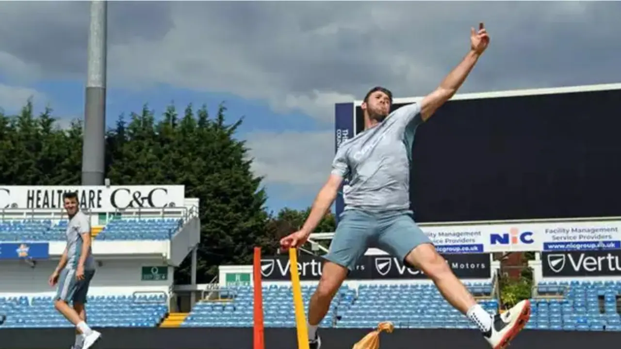 ENG vs NZ : പരമ്പര തൂത്തുവാരാന് ഇംഗ്ലണ്ട് നാളെയിറങ്ങും; അരങ്ങേറാന് ജെയ്മീ ഓവർട്ടന്, ചരിത്രനേട്ടത്തിനരികെ ENG vs NZ : പരമ്പര തൂത്തുവാരാന് ഇംഗ്ലണ്ട് നാളെയിറങ്ങും; അരങ്ങേറാന് ജെയ്മീ ഓവർട്ടന്, ചരിത്രനേട്ടത്തിനരികെ