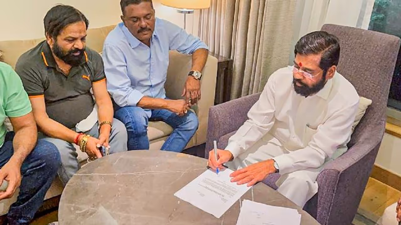 Maharashtra crisis: Rebel Eknath Shinde claims support of 34 Shiv Sena MLAs Maharashtra crisis: Rebel Eknath Shinde claims support of 34 Shiv Sena MLAs