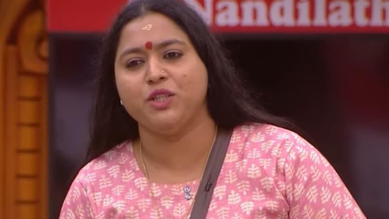 Bigg Boss : 'വിന്നറാകണ്ട, നൂറ് ദിവസം നിൽക്കണം, അതെന്റെ വാശിയാണ്'; ലക്ഷ്മി പ്രിയ Bigg Boss : 'വിന്നറാകണ്ട, നൂറ് ദിവസം നിൽക്കണം, അതെന്റെ വാശിയാണ്'; ലക്ഷ്മി പ്രിയ