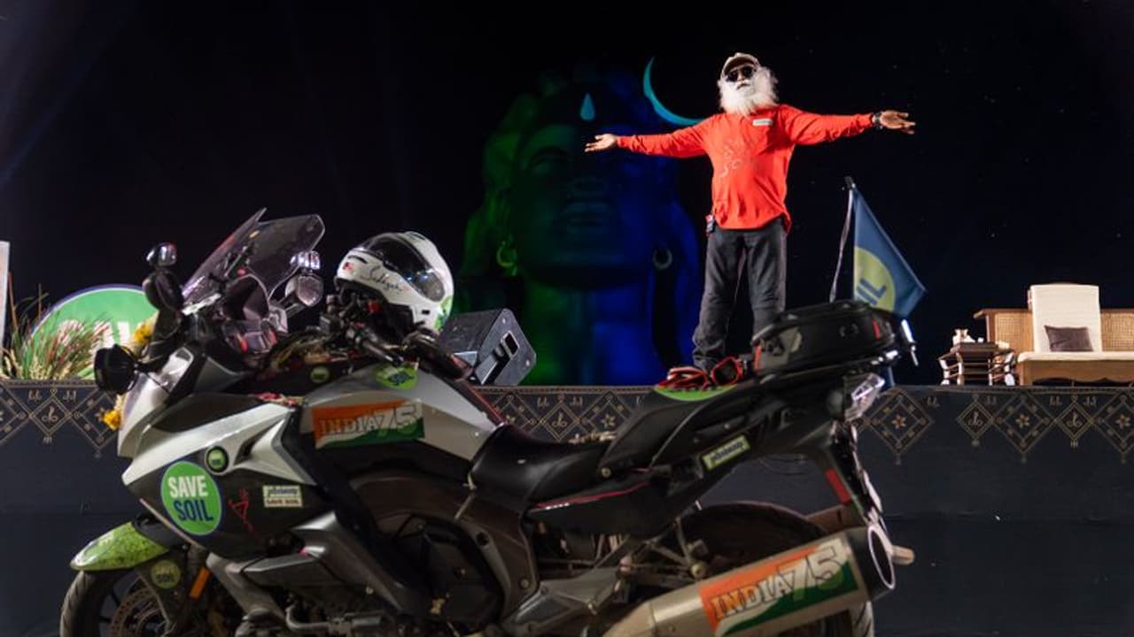 மண் காப்போம் இயக்கத்தின் அடுத்தகட்டமாக 21 நாடுகளுக்கு பயணம்..! சத்குரு அறிவிப்பு மண் காப்போம் இயக்கத்தின் அடுத்தகட்டமாக 21 நாடுகளுக்கு பயணம்..! சத்குரு அறிவிப்பு