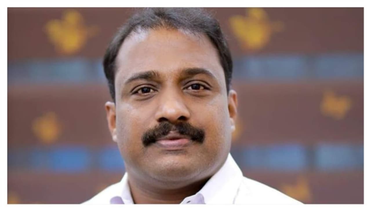 ജീവനക്കാരിയെ മർദിച്ചെന്ന കേസ്: കോൺഗ്രസ് നേതാവ് ബി ആർ എം ഷഫീറിന്‍റെ അറസ്റ്റ് ഹൈക്കോടതി തടഞ്ഞു