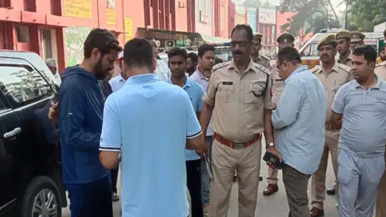 पीलीभीत: बेटी की शादी के बाद दर्दनाक हादसा, परिवार के 9 लोगों की मौत, मासूम पोती ने दादी की गोद में तोड़ा दम