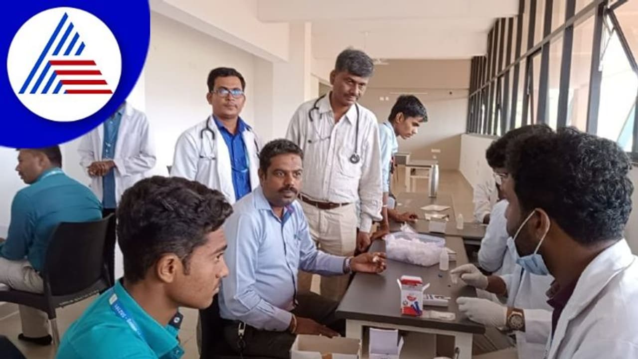 Gadag; ಗೋಮೂತ್ರ, ಪಂಚಗವ್ಯ ಮೂಲಕ ಕ್ಯಾನ್ಸರ್ ಗೆ ಚಿಕಿತ್ಸೆ Gadag; ಗೋಮೂತ್ರ, ಪಂಚಗವ್ಯ ಮೂಲಕ ಕ್ಯಾನ್ಸರ್ ಗೆ ಚಿಕಿತ್ಸೆ