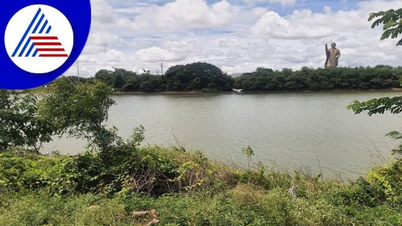 ಗದಗ: ಭೀಷ್ಮ ಕೆರೆ ಆವರಣದ 101 ಅಕ್ರಮ ಕಟ್ಟಡ ಮಾಲೀಕರಿಗೆ ನೊಟೀಸ್..! ಗದಗ: ಭೀಷ್ಮ ಕೆರೆ ಆವರಣದ 101 ಅಕ್ರಮ ಕಟ್ಟಡ ಮಾಲೀಕರಿಗೆ ನೊಟೀಸ್..!