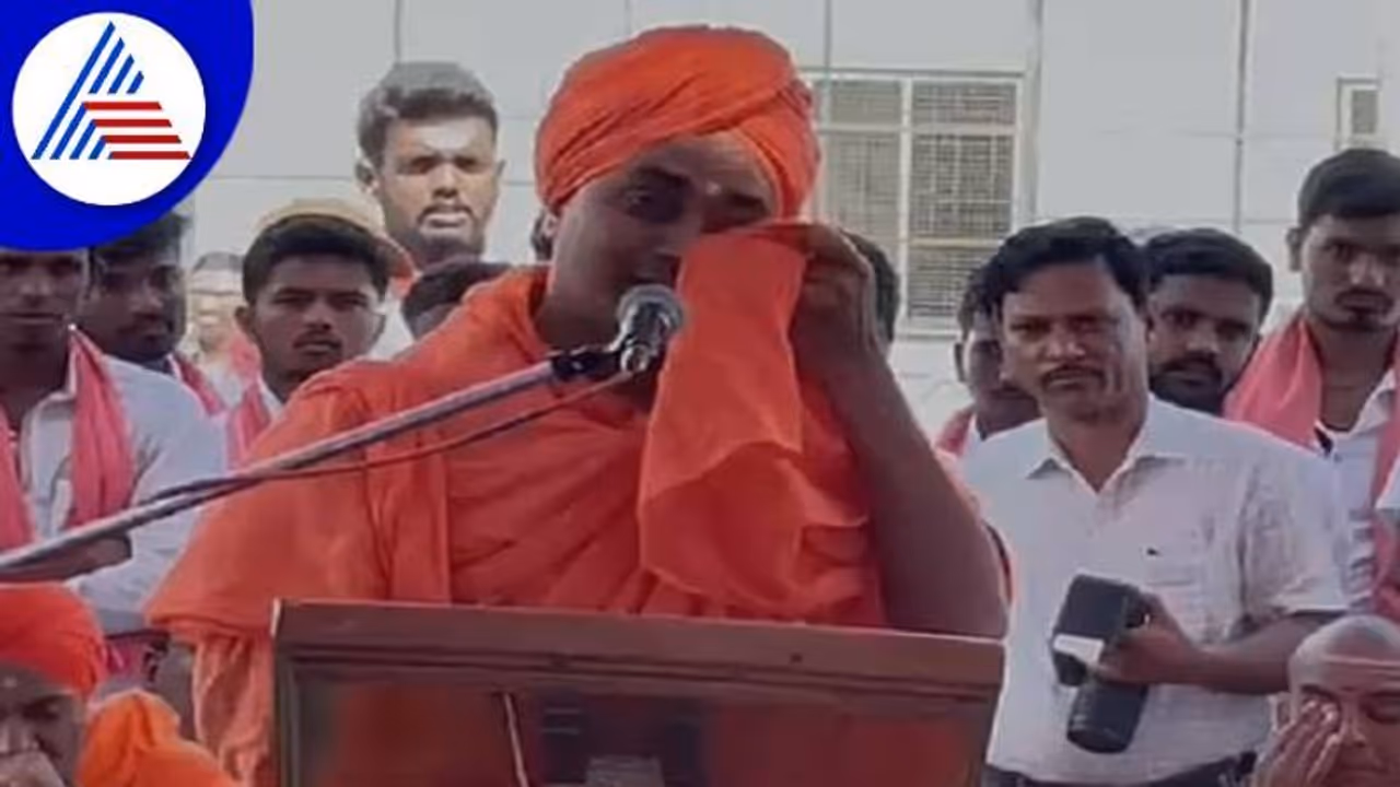 ಬಡ ಮಕ್ಕಳನ್ನ ಓದಿಸಲು ಗವಿಸಿದ್ಧ ನನ್ನ ಜೋಳಿಗೆಗೆ ಶಕ್ತಿ ಕೊಡಲಿ: ಕಣ್ಣೀರು ಹಾಕಿದ ಗವಿಮಠ ಶ್ರೀ