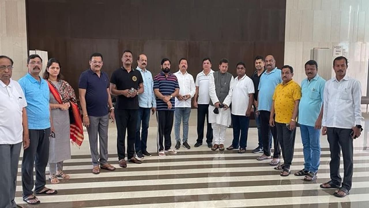 Maharashtra political crisis : 15 మంది తిరుబాటు ఎమ్మెల్యేలకు ‘వై ప్లస్’ భద్రత కల్పించిన కేంద్రం Maharashtra political crisis : 15 మంది తిరుబాటు ఎమ్మెల్యేలకు ‘వై ప్లస్’ భద్రత కల్పించిన కేంద్రం