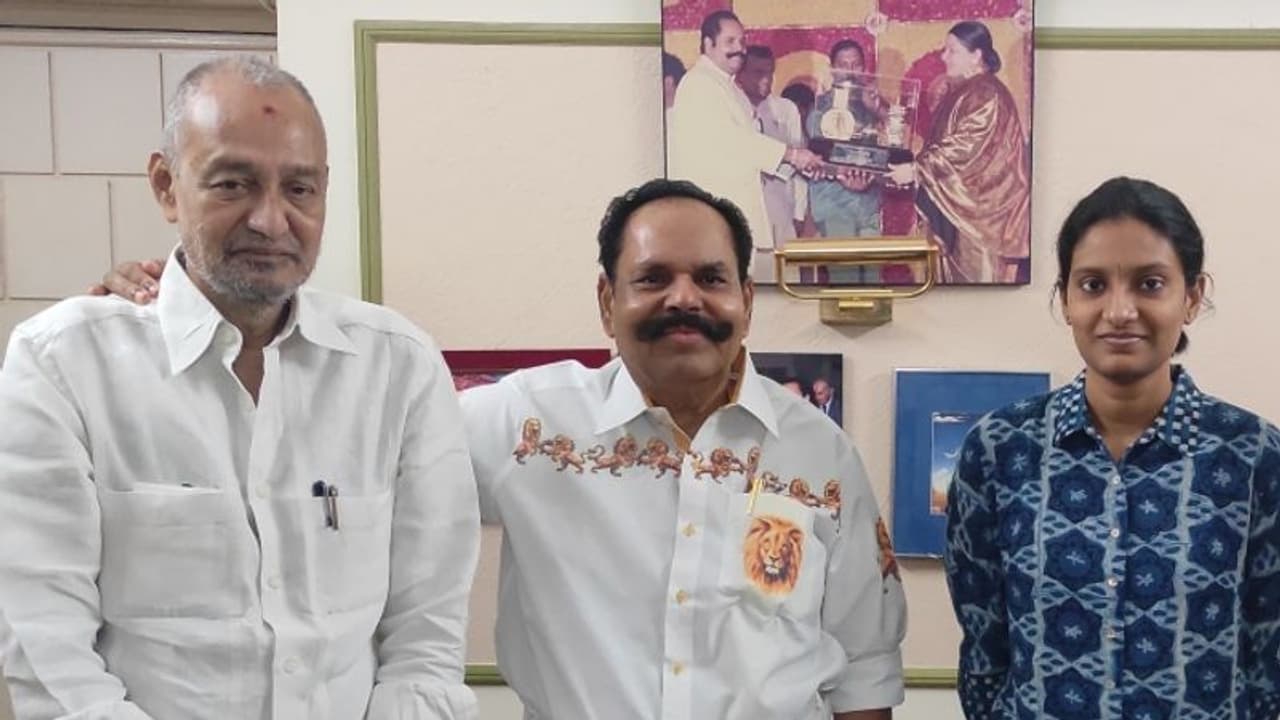 Gentleman 2 : ജെൻ്റിൽമാൻ 2 ഓഗസ്റ്റില് തുടങ്ങും; കലാസംവിധാനം തോട്ടാ ധരണിയും മകളും Gentleman 2 : ജെൻ്റിൽമാൻ 2 ഓഗസ്റ്റില് തുടങ്ങും; കലാസംവിധാനം തോട്ടാ ധരണിയും മകളും