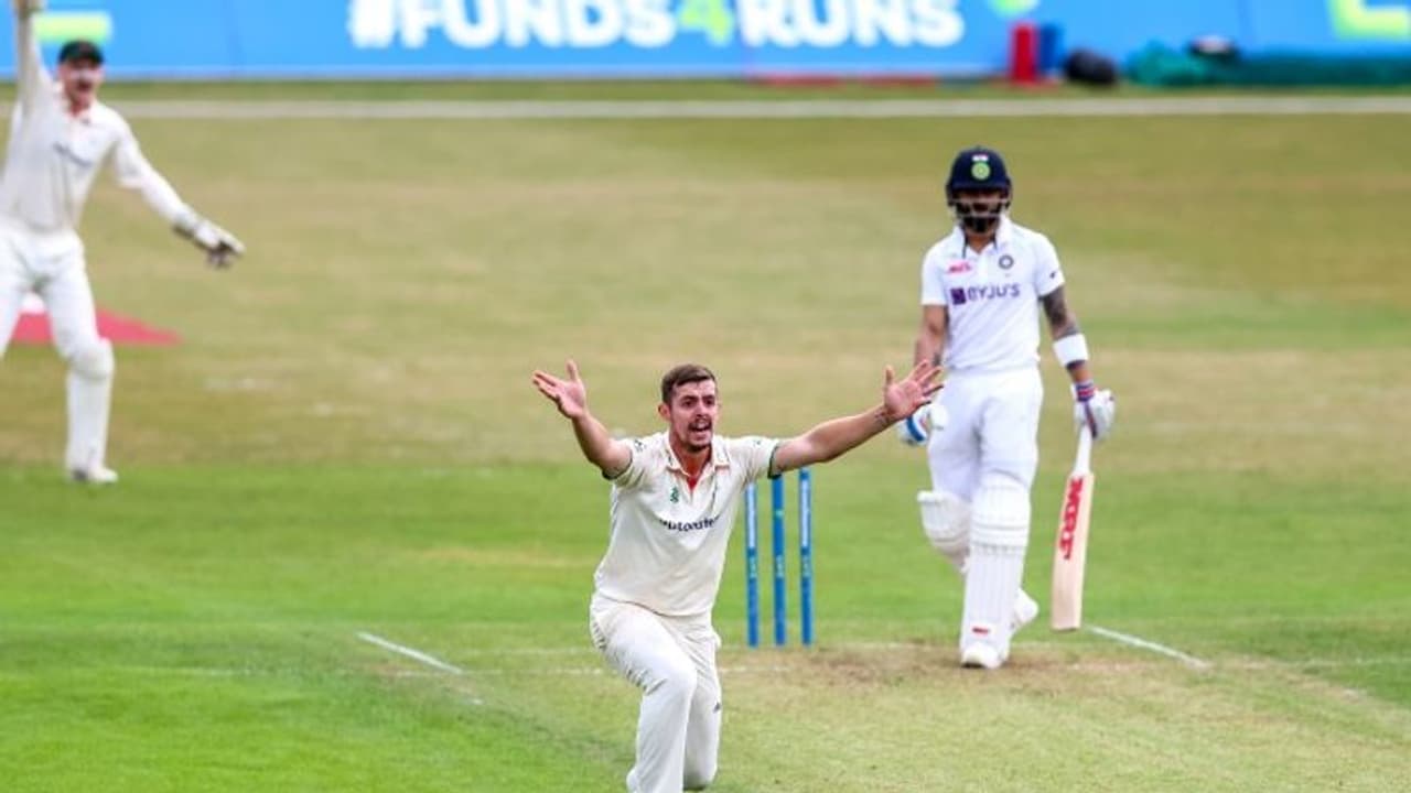 విరాట్ కోహ్లీని అవుట్ చేశానని నా మనవళ్లతో గర్వంగా చెప్పుకుంటా... లీస్టర్షైర్ ప్లేయర్ రోమన్ వాకర్... విరాట్ కోహ్లీని అవుట్ చేశానని నా మనవళ్లతో గర్వంగా చెప్పుకుంటా... లీస్టర్షైర్ ప్లేయర్ రోమన్ వాకర్...