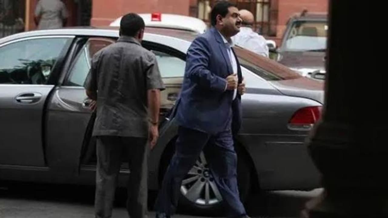 33 അംഗരക്ഷകർ, ഗൗതം അദാനിക്ക് സുരക്ഷ ഉയർത്തി കേന്ദ്രം; കാരണം ഇതാണ് 33 അംഗരക്ഷകർ, ഗൗതം അദാനിക്ക് സുരക്ഷ ഉയർത്തി കേന്ദ്രം; കാരണം ഇതാണ്