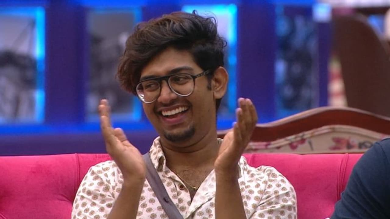 Bigg Boss 4 : ക്യാപ്റ്റന്സി ടാസ്കിലും ജയില് ടാസ്കിലും റിയാസ്; മത്സരാര്ഥികളെ വിമര്ശിച്ച് ബിഗ് ബോസ് Bigg Boss 4 : ക്യാപ്റ്റന്സി ടാസ്കിലും ജയില് ടാസ്കിലും റിയാസ്; മത്സരാര്ഥികളെ വിമര്ശിച്ച് ബിഗ് ബോസ്