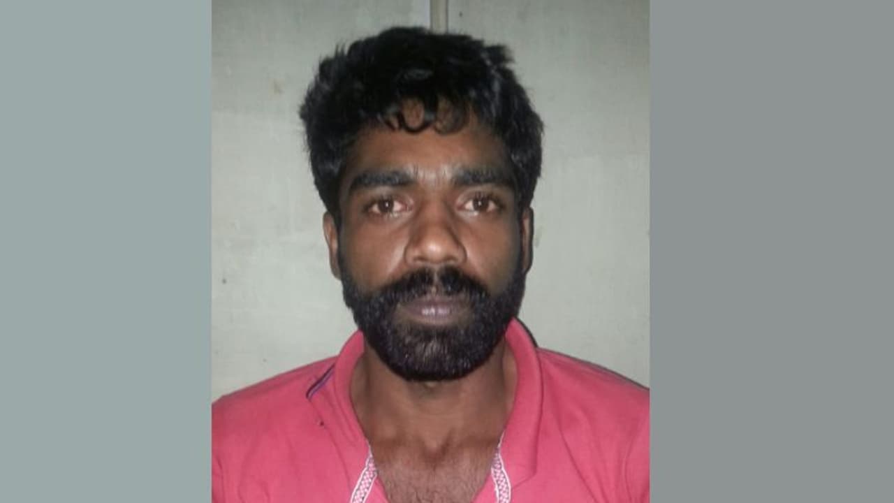 മോഷണം നടത്തി തമിഴ്നാട്ടിലേക്ക് മടങ്ങും, വീണ്ടും മോഷ്ടിക്കാനെത്തിയപ്പോൾ പിടിയിൽ മോഷണം നടത്തി തമിഴ്നാട്ടിലേക്ക് മടങ്ങും, വീണ്ടും മോഷ്ടിക്കാനെത്തിയപ്പോൾ പിടിയിൽ