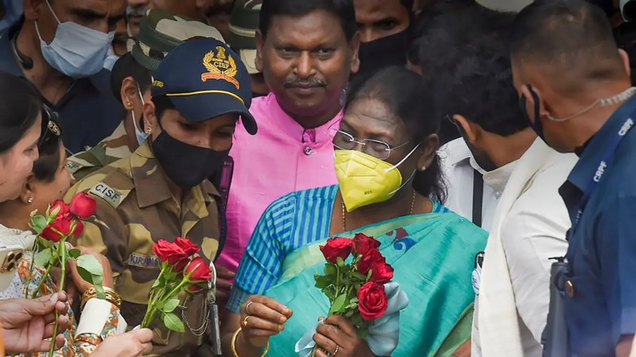 பாஜக வேட்பாளர் திரவுபதி முர்மு இன்று வேட்புமனு தாக்கல்.! குடியரசு தலைவர் தேர்தலில் வெற்றி வாய்ப்பு யாருக்கு? பாஜக வேட்பாளர் திரவுபதி முர்மு இன்று வேட்புமனு தாக்கல்.! குடியரசு தலைவர் தேர்தலில் வெற்றி வாய்ப்பு யாருக்கு?