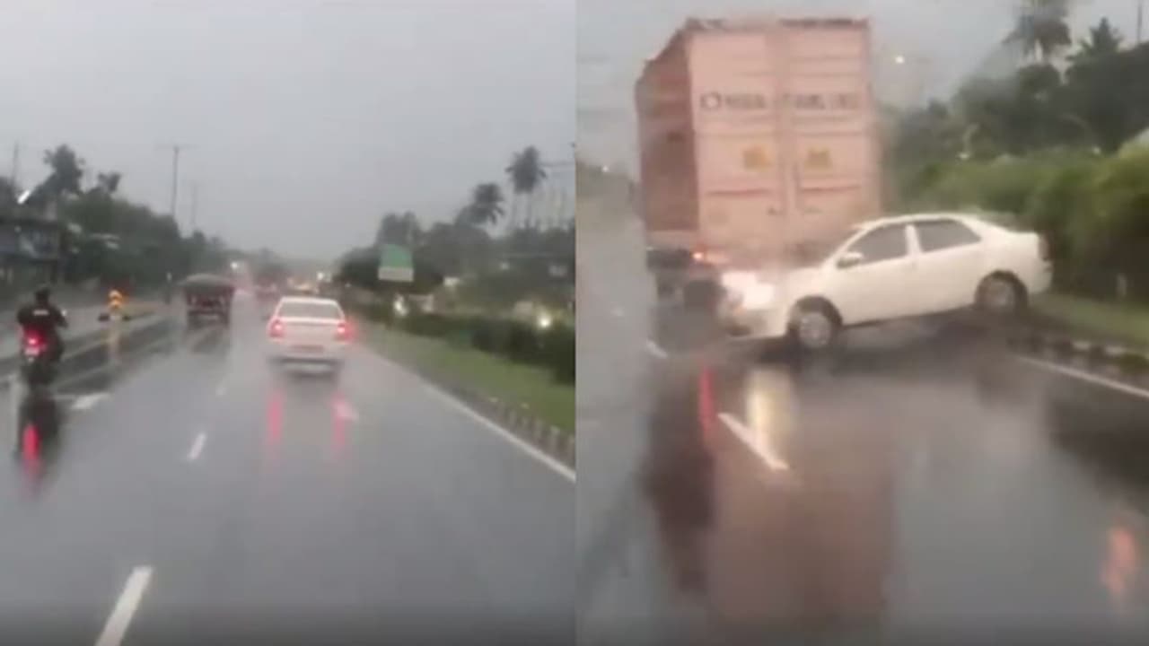 'ഇപ്പൊ എങ്ങനിരിക്കുന്ന്...' ആംബുലൻസിന് വഴി നൽകാതെ പോയി പണി വാങ്ങി, വീഡിയോ പങ്കുവച്ച് പൊലീസ് 'ഇപ്പൊ എങ്ങനിരിക്കുന്ന്...' ആംബുലൻസിന് വഴി നൽകാതെ പോയി പണി വാങ്ങി, വീഡിയോ പങ്കുവച്ച് പൊലീസ്