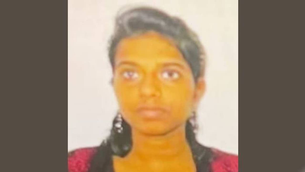 മേപ്പാടിയിൽ പുഴയിൽ അപകടത്തിൽപ്പെട്ട വിനോദ സഞ്ചാരികളിൽ യുവതി മരിച്ചു, ഭർത്താവ് രക്ഷപ്പെട്ടു മേപ്പാടിയിൽ പുഴയിൽ അപകടത്തിൽപ്പെട്ട വിനോദ സഞ്ചാരികളിൽ യുവതി മരിച്ചു, ഭർത്താവ് രക്ഷപ്പെട്ടു