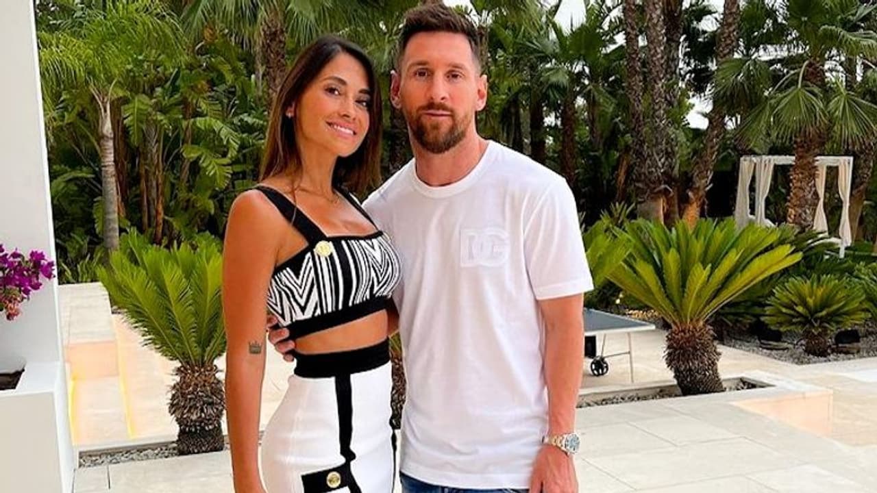 Lionel Messi : മെസിയുടെ പിറന്നാള് ആഘോഷമാക്കി കോഴിക്കോട്ടെ ആരാധകരും വൈറല് വീഡിയോ കാണാം Lionel Messi : മെസിയുടെ പിറന്നാള് ആഘോഷമാക്കി കോഴിക്കോട്ടെ ആരാധകരും വൈറല് വീഡിയോ കാണാം