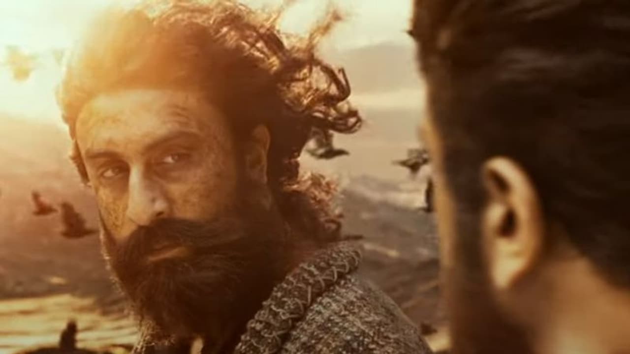 रणबीर कपूर के चेहरे पर खौफनाक गुस्सा लाना नहीं था आसान, Shamshera के फिल्म मेकर ने अपनाया ये तरीका रणबीर कपूर के चेहरे पर खौफनाक गुस्सा लाना नहीं था आसान, Shamshera के फिल्म मेकर ने अपनाया ये तरीका