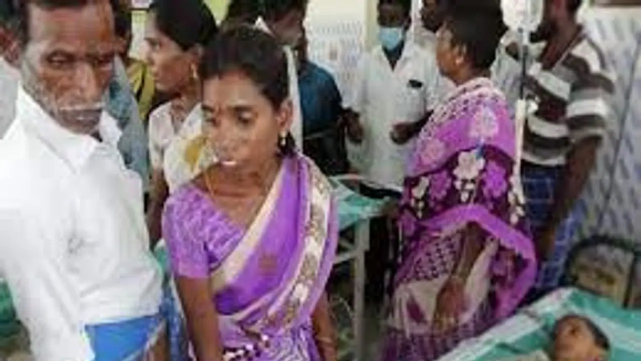 சத்து மாத்திரை மற்றும் சத்துணவு சாப்பிட்ட மாணவர்களுக்கு மயக்கம்,வயிற்றுவலி.. மருத்துவமனையில் அனுமதி.. சத்து மாத்திரை மற்றும் சத்துணவு சாப்பிட்ட மாணவர்களுக்கு மயக்கம்,வயிற்றுவலி.. மருத்துவமனையில் அனுமதி..