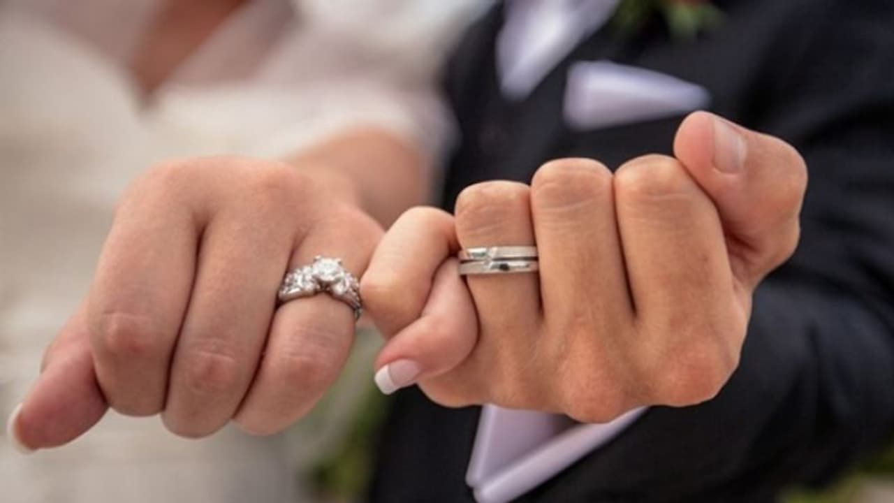 Marriage Ring: திருமண மோதிரம் இடது கையில் அணிவதற்கு...பின்னால் இவ்வளவு ரகசியம் இருக்கா? சுவாரஸ்ய தகவல்...