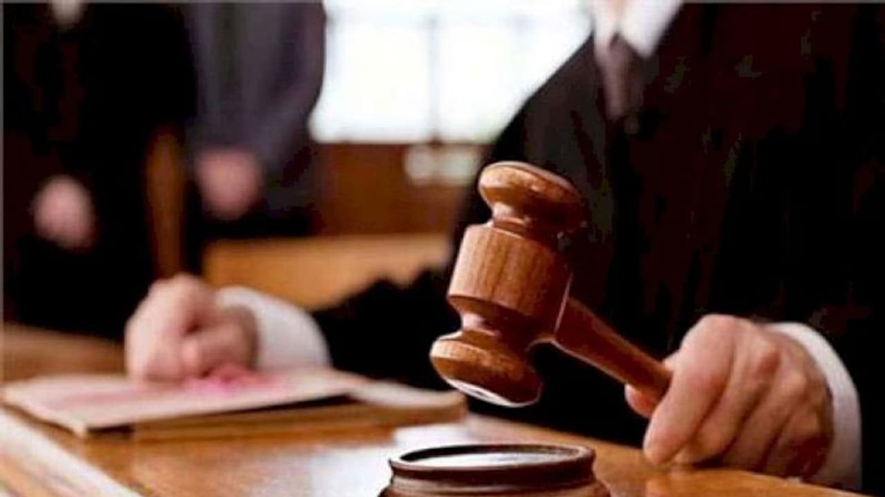 बेटी के साथ हुई छेड़छाड़ की शिकायत लेकर पहुंची मां की आरोपी ने की थी हत्या, 6 साल बाद कोर्ट से मिला न्याय बेटी के साथ हुई छेड़छाड़ की शिकायत लेकर पहुंची मां की आरोपी ने की थी हत्या, 6 साल बाद कोर्ट से मिला न्याय