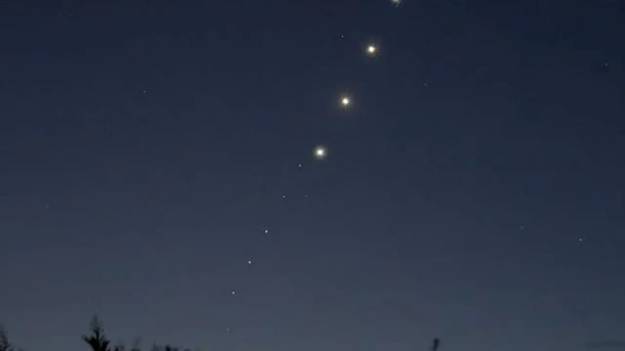 সিংহ রাশিতে শুক্র গ্রহের প্রবেশ, বাড়তে পারে খরচ এবং অপবাদও জুটতে পারে সিংহ রাশিতে শুক্র গ্রহের প্রবেশ, বাড়তে পারে খরচ এবং অপবাদও জুটতে পারে