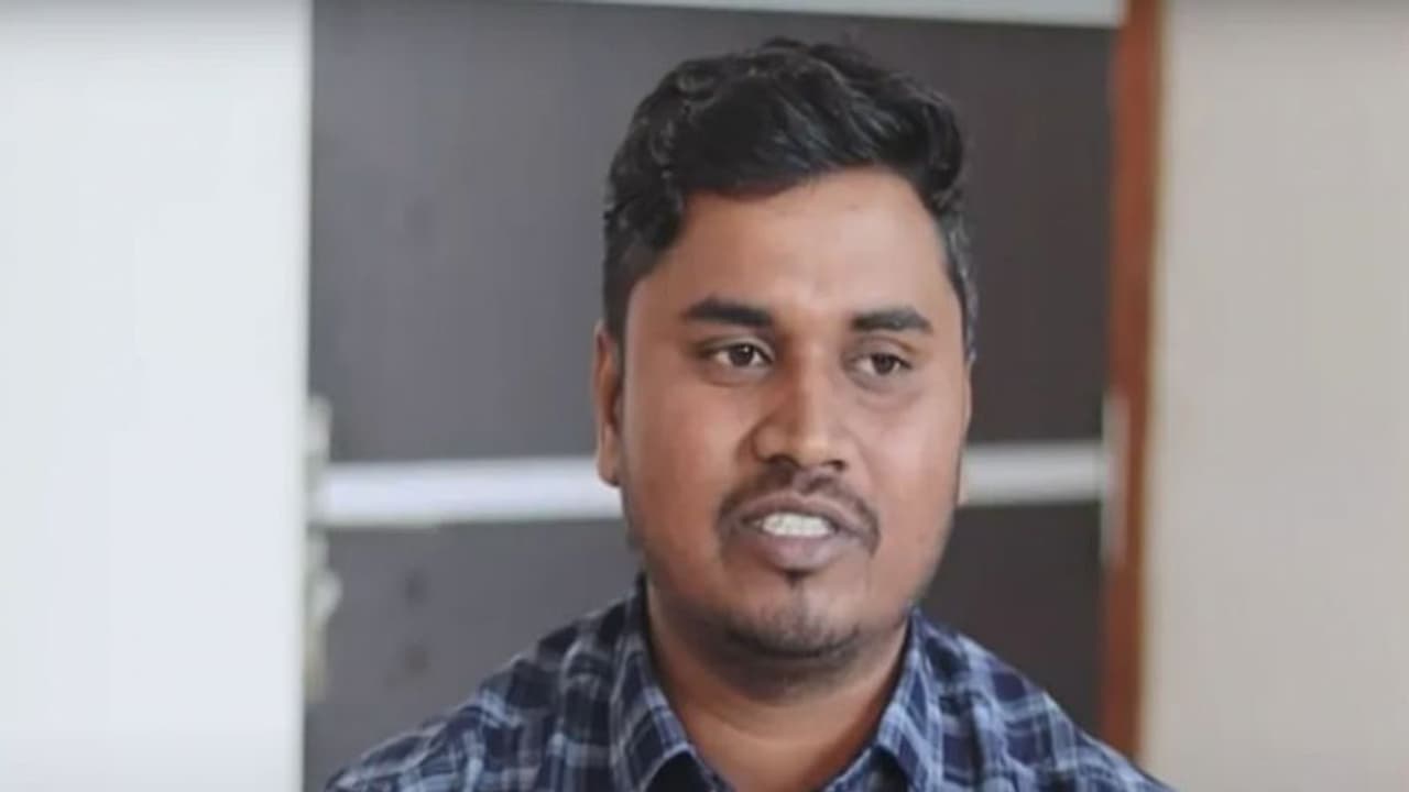 गरीबी में बीता बचपन, कर्ज लेकर की बीटेक की पढ़ाई, ऑनलाइन काम कर बिहार का लड़का यूं बना करोड़पति ! गरीबी में बीता बचपन, कर्ज लेकर की बीटेक की पढ़ाई, ऑनलाइन काम कर बिहार का लड़का यूं बना करोड़पति !