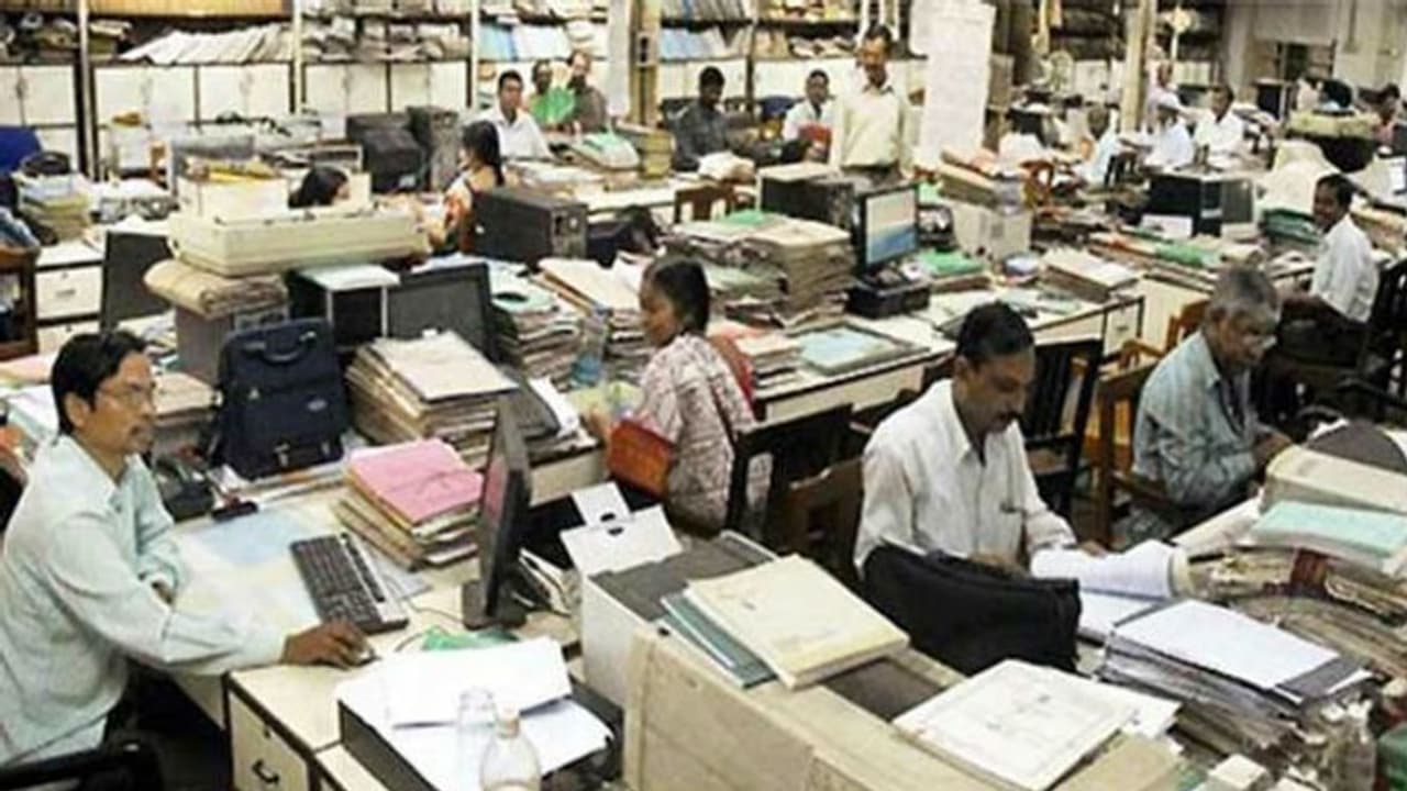 ஊதியத் தொகை, PF, பணி நேரம் ஆகியவை மாற்றம்… ஜூலை 1 முதல் புதிய தொழிலாளர் சட்டமா? ஊதியத் தொகை, PF, பணி நேரம் ஆகியவை மாற்றம்… ஜூலை 1 முதல் புதிய தொழிலாளர் சட்டமா?