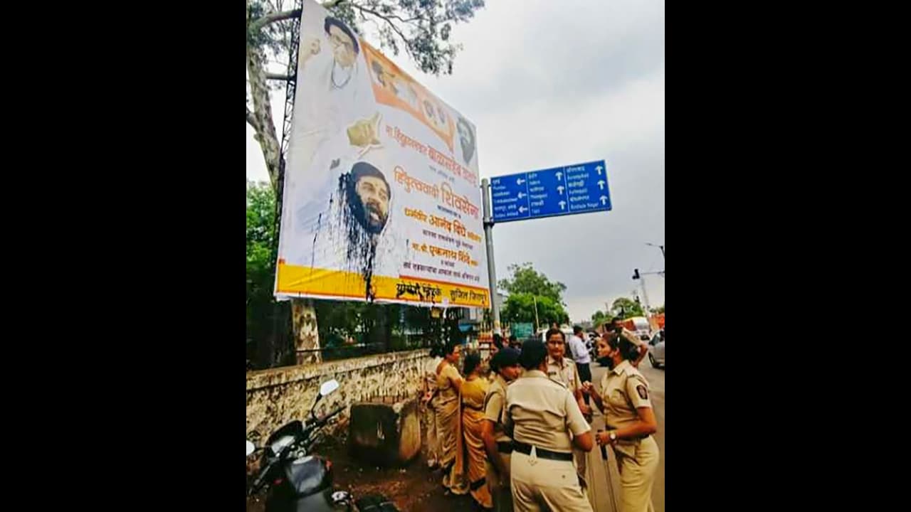 बागी एकनाथ शिंदे ने कहा शिवसेना को महा विकास अघाड़ी के चंगुल से बचाने के लिए की है बगावत बागी एकनाथ शिंदे ने कहा शिवसेना को महा विकास अघाड़ी के चंगुल से बचाने के लिए की है बगावत