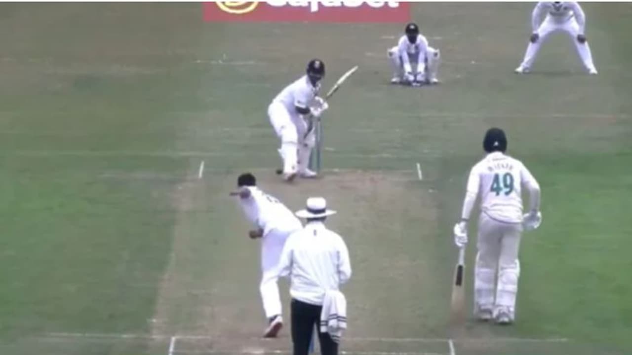 ഉമേഷിനെ സിക്സറിന് തൂക്കി റിഷഭ് പന്തിന്റെ ഫിഫ്റ്റി, അതും ഫ്ലിക് ഷോട്ടില് വീഡിയോ ഉമേഷിനെ സിക്സറിന് തൂക്കി റിഷഭ് പന്തിന്റെ ഫിഫ്റ്റി, അതും ഫ്ലിക് ഷോട്ടില് വീഡിയോ