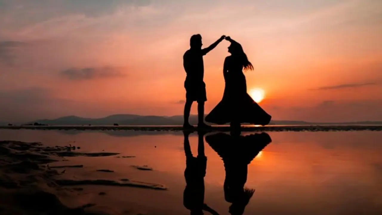 वीकेंड में शो देखने की बजाय पार्टनर के साथ करें ये 7 एक्टिविटी, पूरे Week रहेंगे फ्रेश 