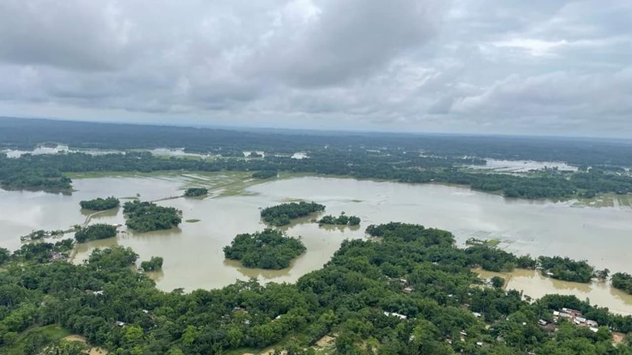 Assam floods : అస్సాంలో వరదల బీభ‌త్సం..118కి పెరిగిన మృతుల సంఖ్య‌.. సిల్చార్ సిటీలో ప‌రిస్థితి విష‌మం..