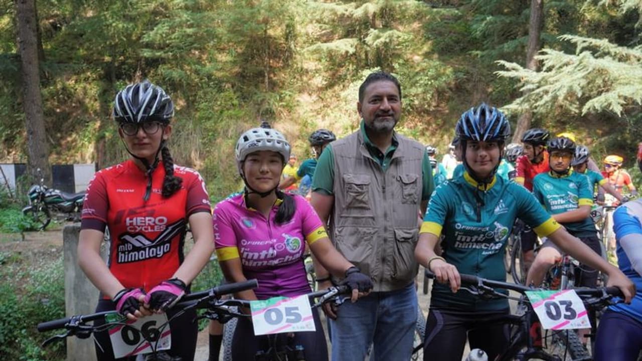 MTB Himachal Janjehli 2022 পাহাড়ের কোলে বাইকারদের জমজমাট লড়াই, প্রথম ধাপে অংশ নিলেন ৫৪ জন MTB Himachal Janjehli 2022 পাহাড়ের কোলে বাইকারদের জমজমাট লড়াই, প্রথম ধাপে অংশ নিলেন ৫৪ জন