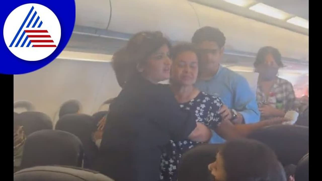 ಆಗಸದಲ್ಲಿ ಸ್ಥಗಿತಗೊಂಡ ವಿಮಾನದ ಎಸಿ : ತಲೆ ತಿರುಗಿ ಬಿದ್ದ 3 ಪಯಣಿಗರು